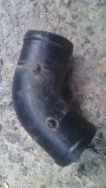 Патрубок воздушный MD139576 Мицубиси Ланцер 1.5i 92г.в.