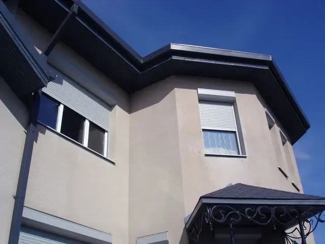 Защитные ролеты