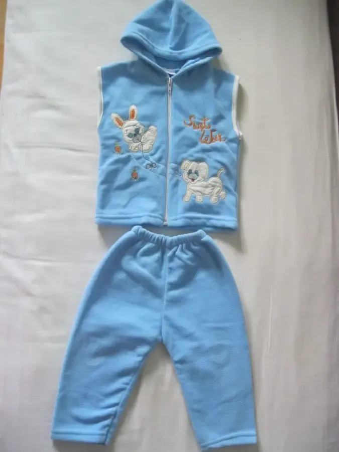 Продам костюм детский штаны и жилет унисекс 3