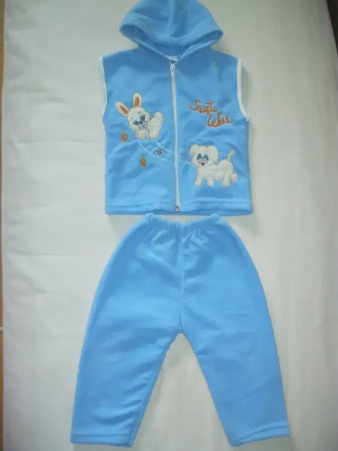 Продам костюм детский штаны и жилет унисекс