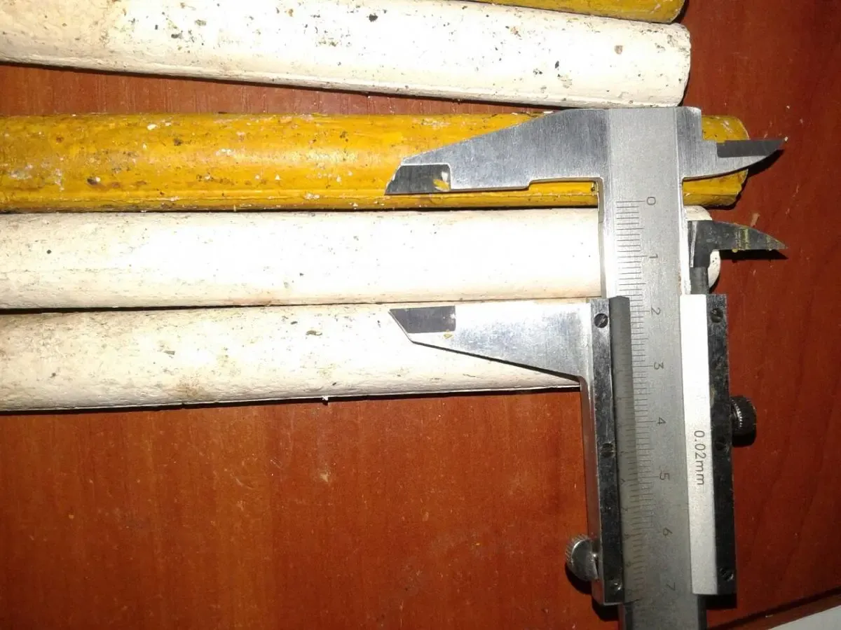 Мелок сварщика на основе воска. белый и желтый Длинна 145 мм. Диаметр 2