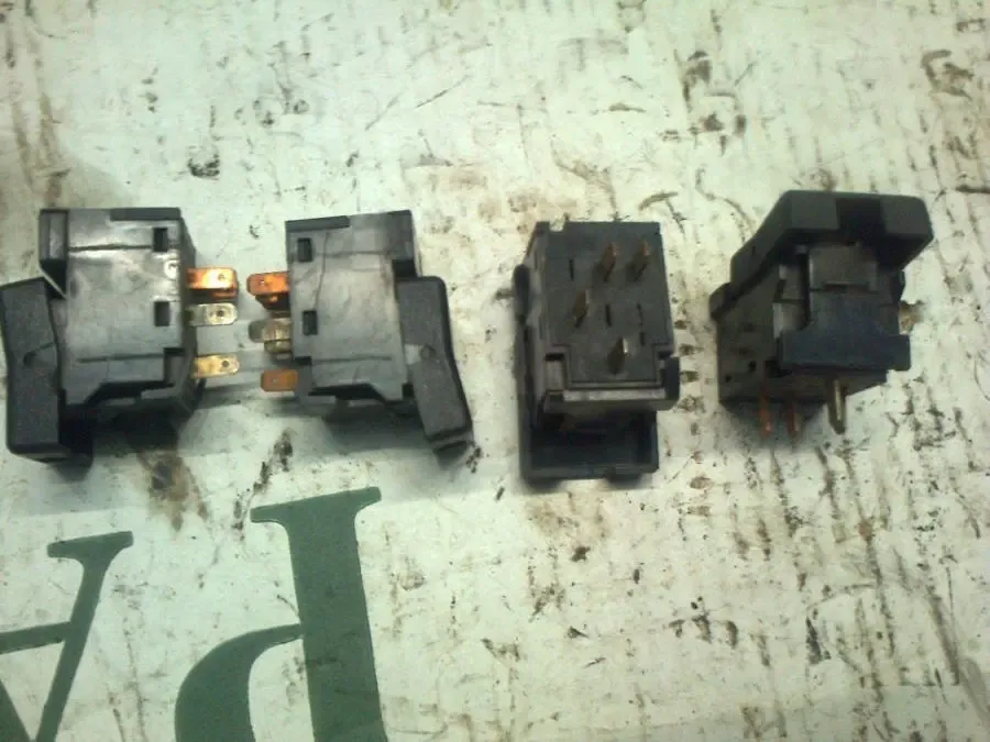 Кнопка противотуманок Опель  GM 90214671 2