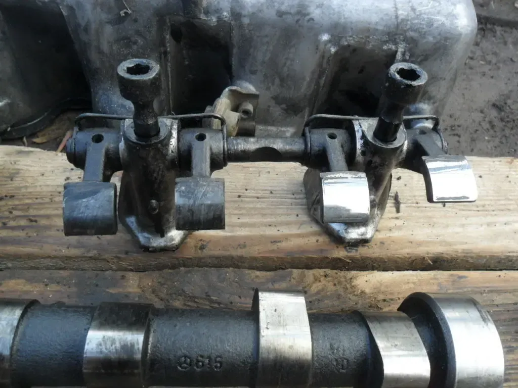 Коромысла клапанов Мерседес 2.4 дизель, двигатель ОМ 616,  оригинал 3