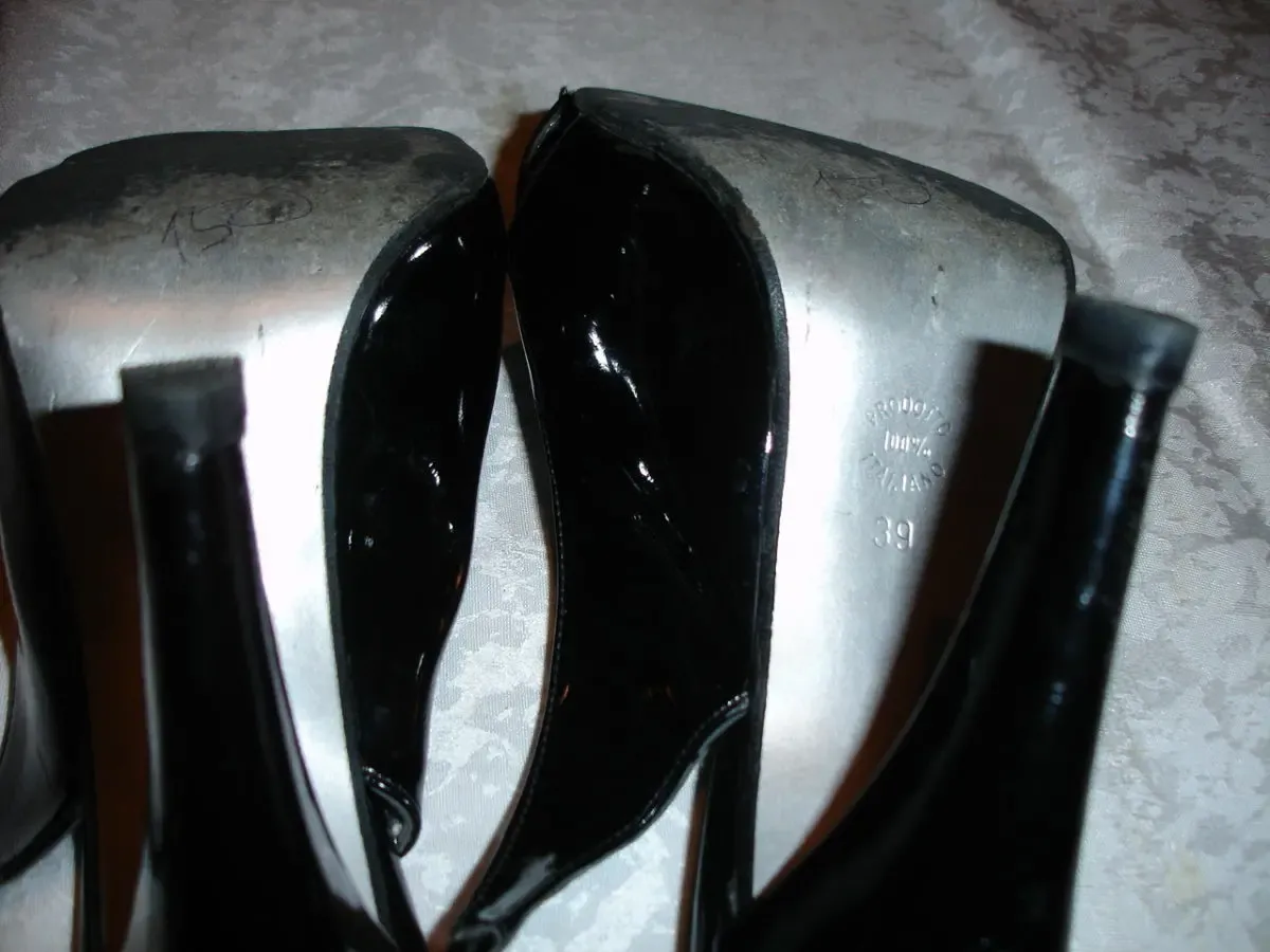 Босоножки/босоніжки 39 р., чорні, лакована шкіра, каблук, Італія 5