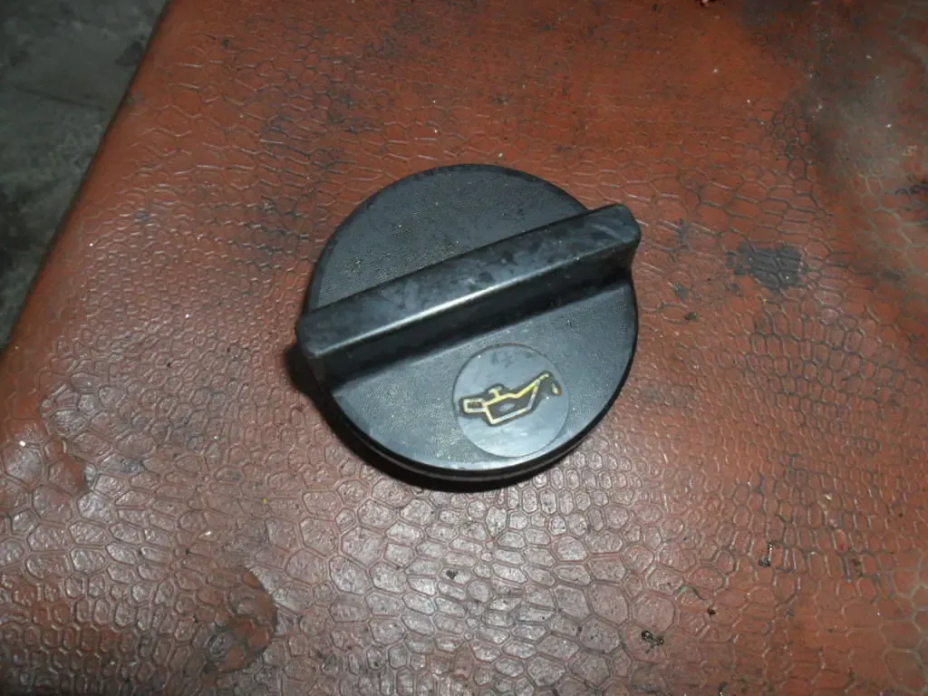 Пробка горловины масла двигателя,СА16DA, TWIN CAM, Ниссан Санни В12 7