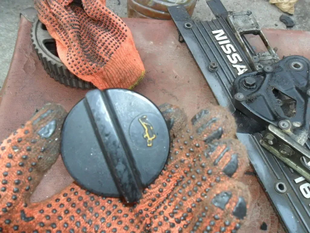 Пробка горловины масла двигателя,СА16DA, TWIN CAM, Ниссан Санни В12