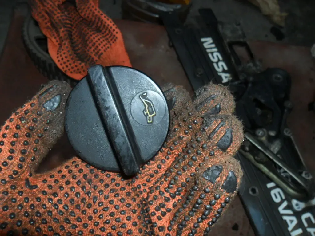 Пробка горловины масла двигателя,СА16DA, TWIN CAM, Ниссан Санни В12 6