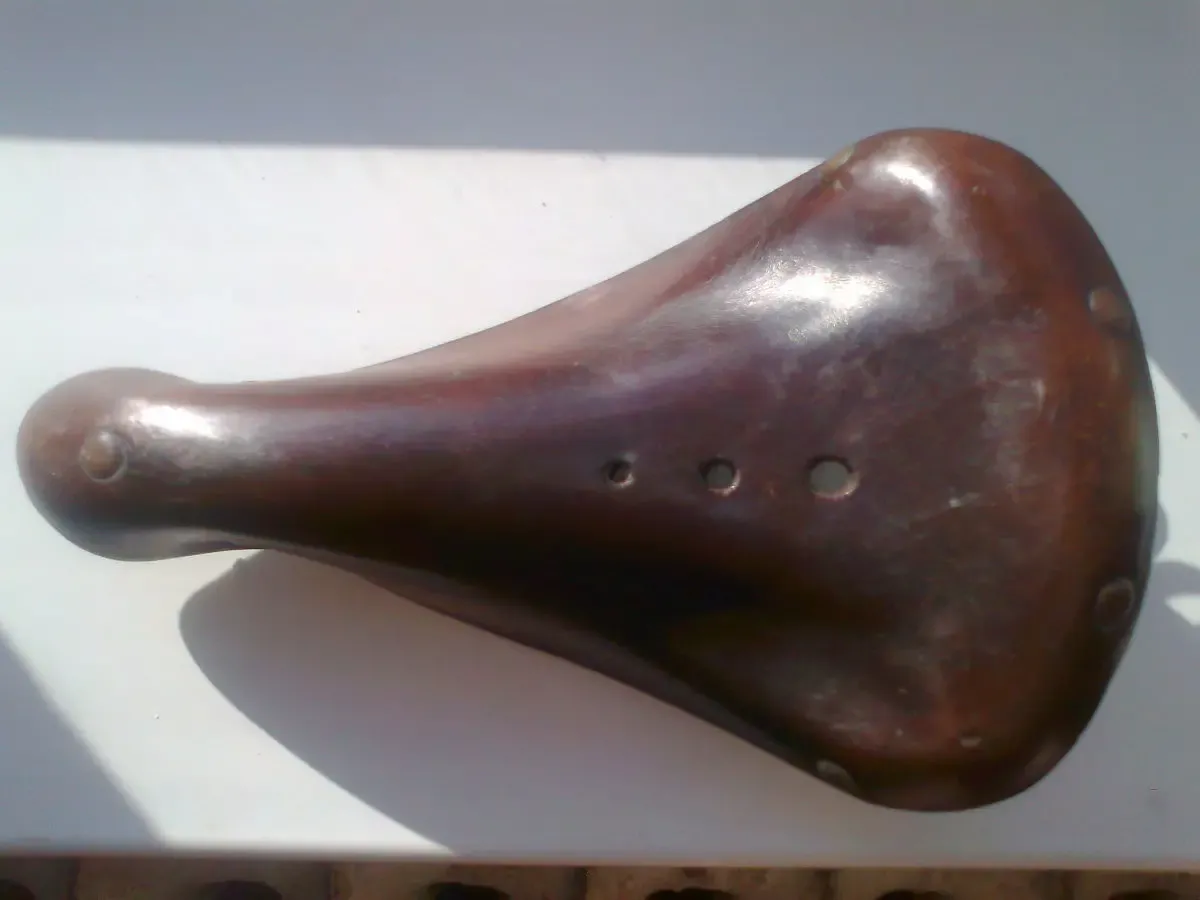 Седло велосипедное кожаное пр-ва СССР.