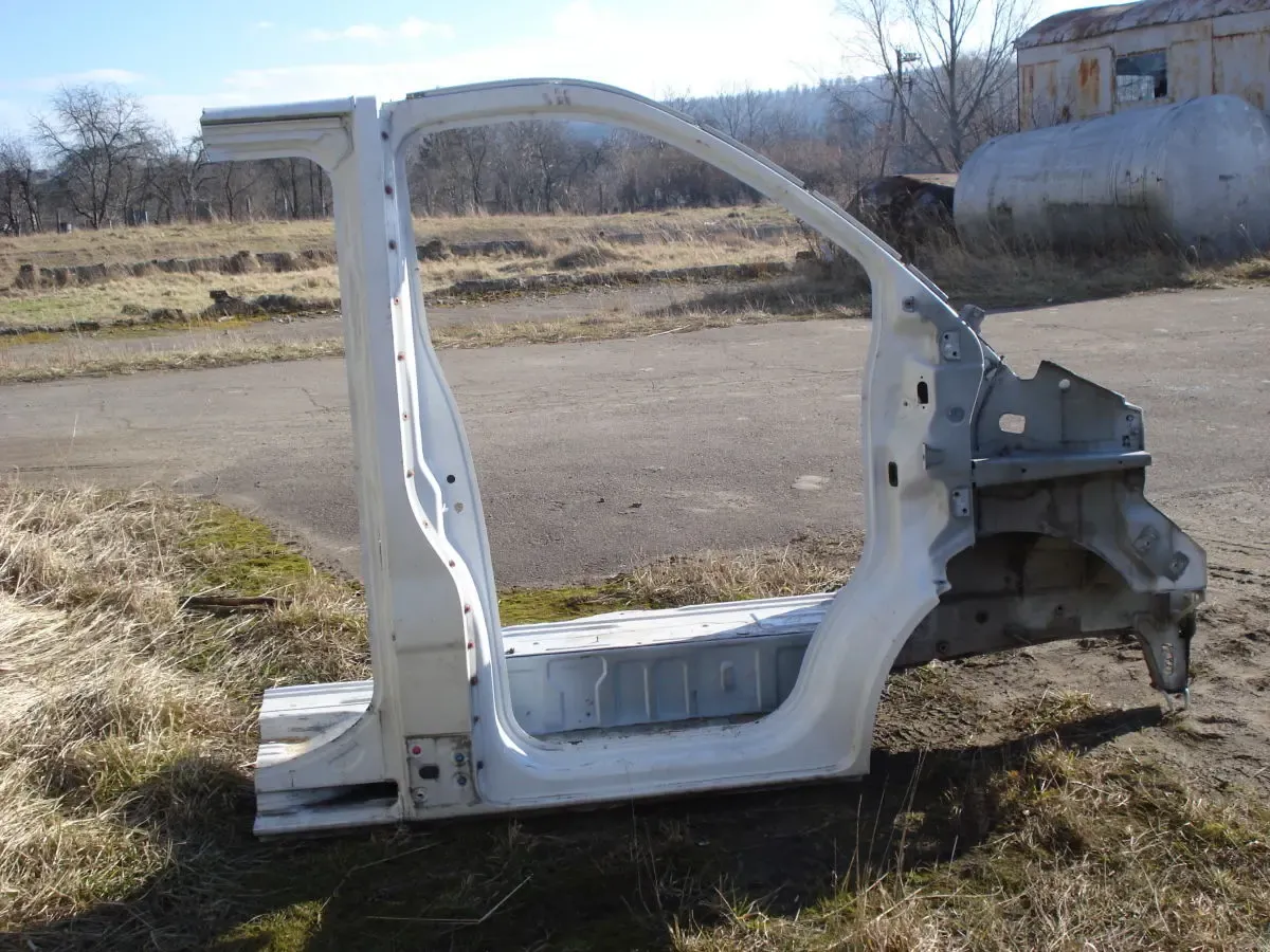 Четверть Лонжерон на Renault Trafic Opel Vivaro Nissan Primastar Перед 3