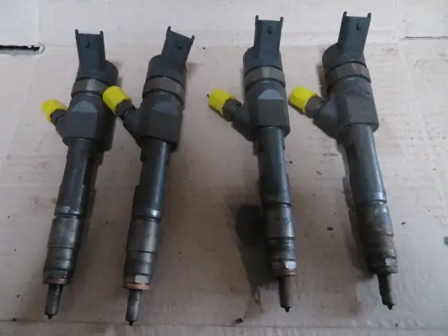 Форсунка 1.9 2.0 2.5 на Renault Trafic Opel Vivaro Трафик Форсунки 2