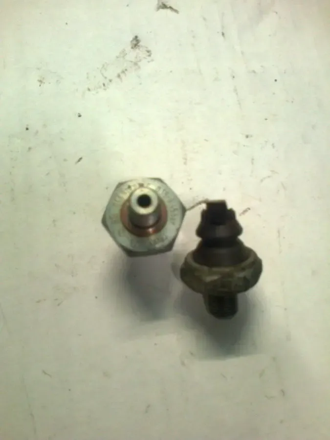 Датчик давления масла W/Audi 056919081C  0.15-0.45Bar оригинал