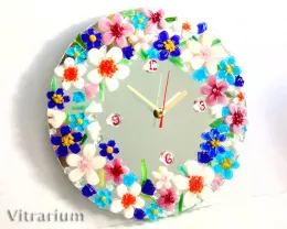 Часы настенные из цветного стекла
