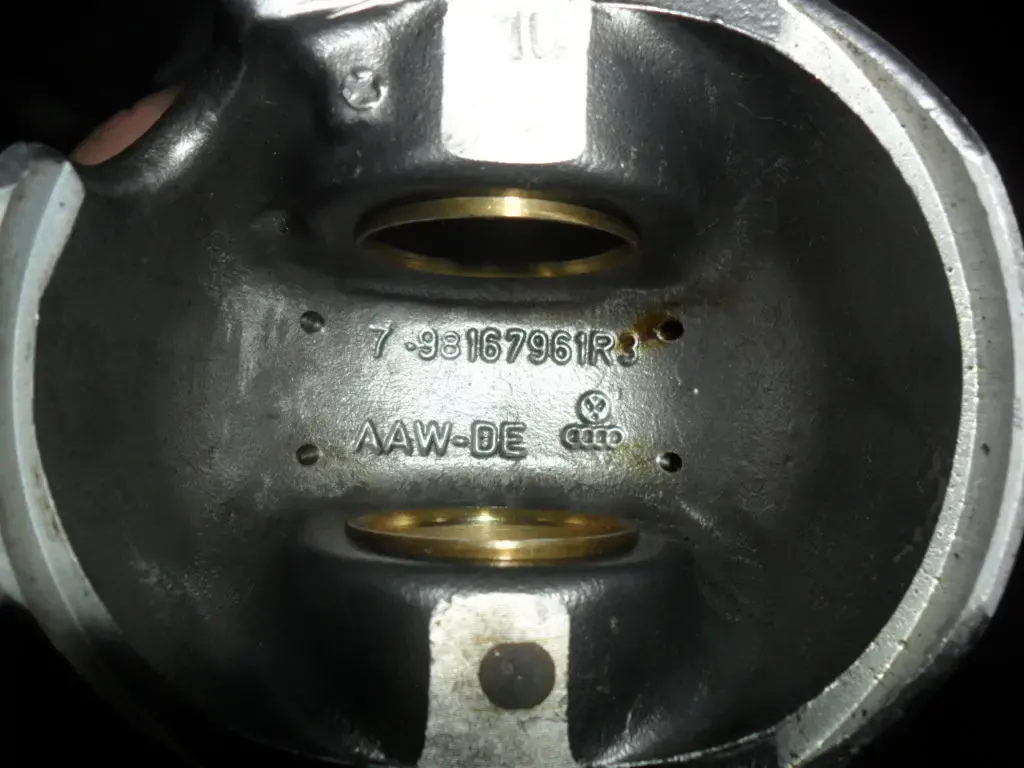 Поршня с шатунами Фольксваген-Ауди  1.9 TDI Volkswagen, Audi оригинал 6