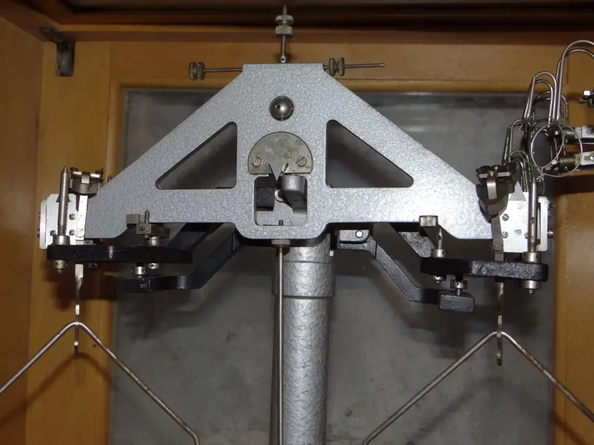 Весы лабораторные  влр-1 1 кг 4