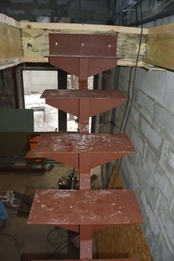 Лестница на одном косоуре. 