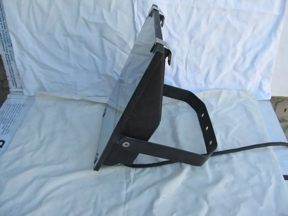 Продам металло-галогеновый прожектор Mhf-250 W 2