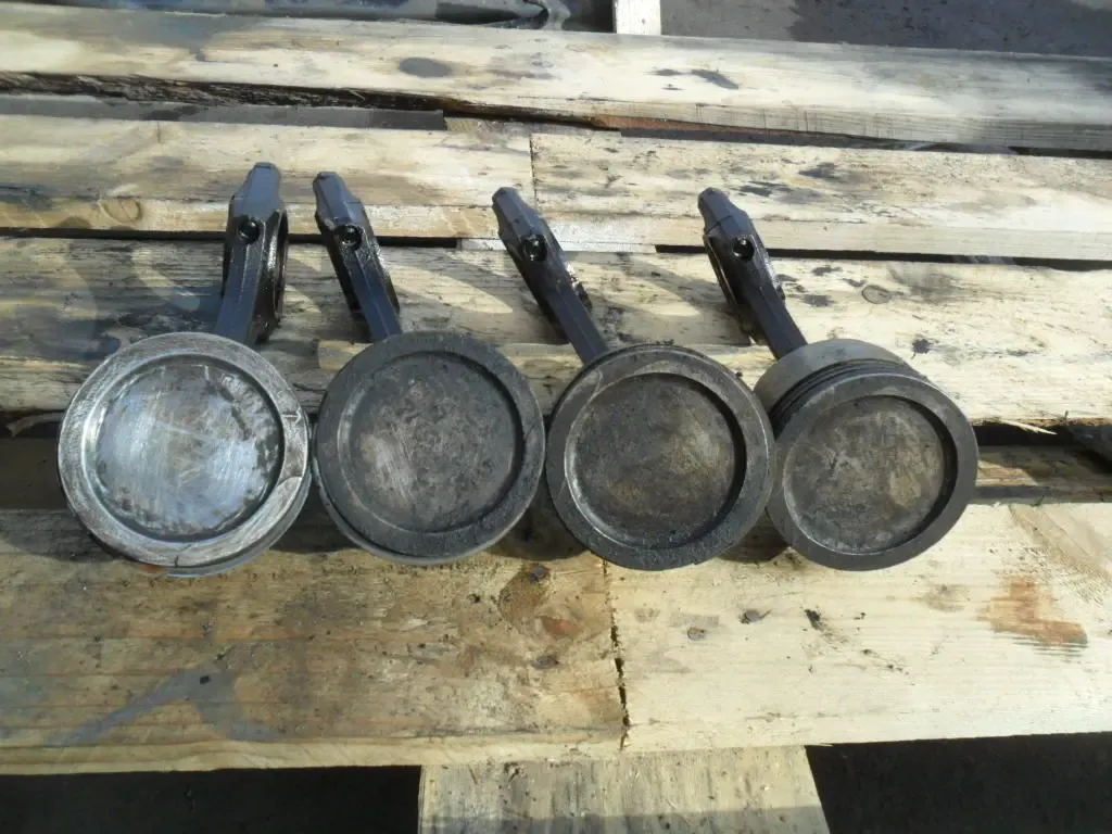 Поршня GM 90298735 с шатунами Опель C16NZ, C16LZ,C16SV оригинал  MAHLЕ 2