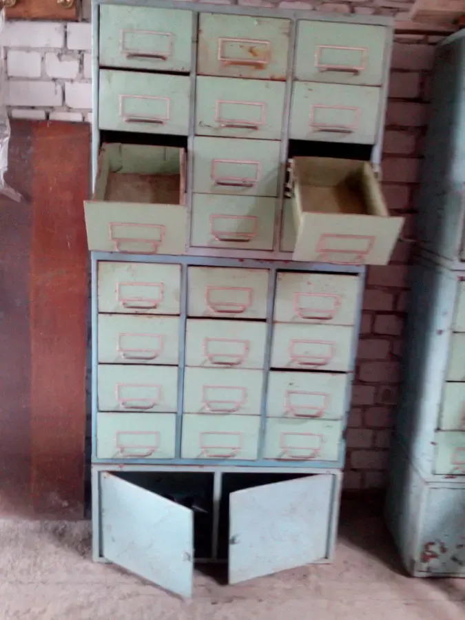 Картотечный шкаф металлический 2