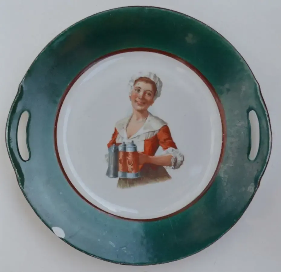 Старинные антикварные бдюда.