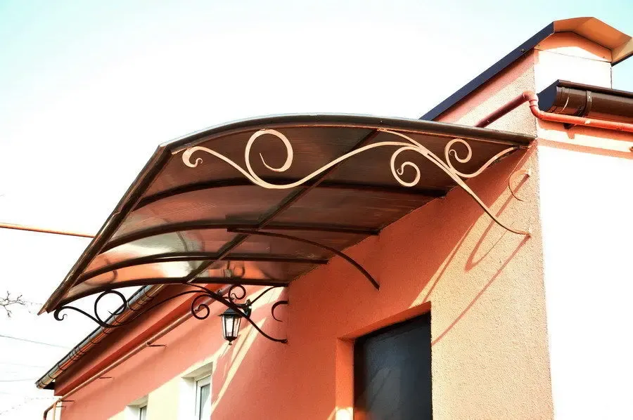 Козырек, навес. 