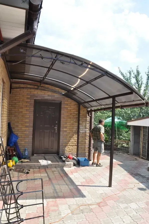 Козырек, навес. 