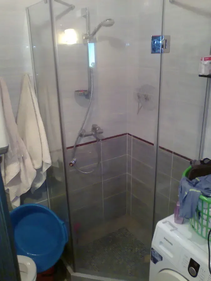 Пятиугольные душевые кабины трапеция, изготовление и установка 3