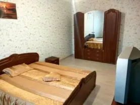 Сдам 1-комнатную на Солнечном посуточно и почасово
