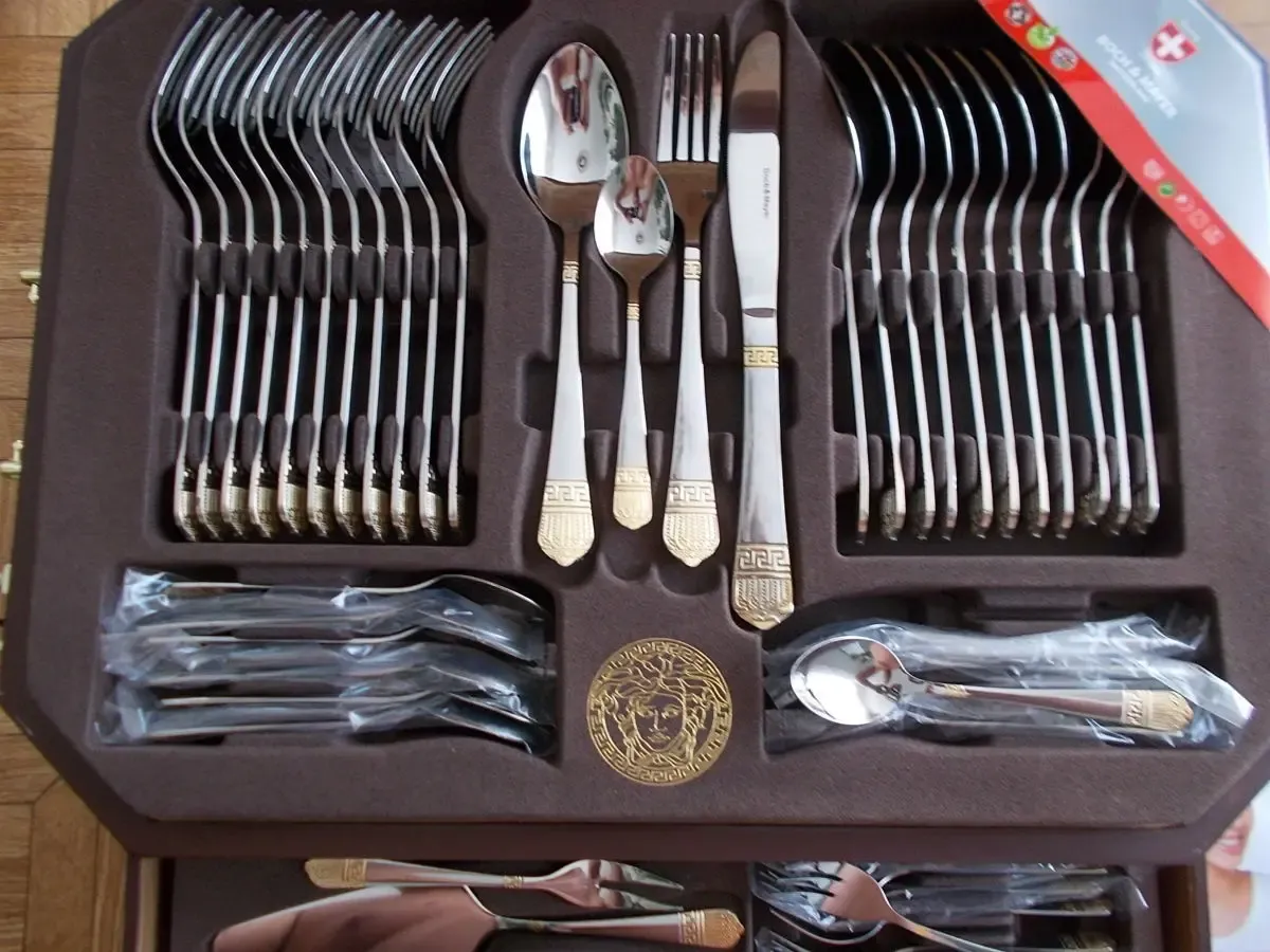 Продам комплект столовых приборов BOCH&MAER-вилки,ножи   на 12 персон 2