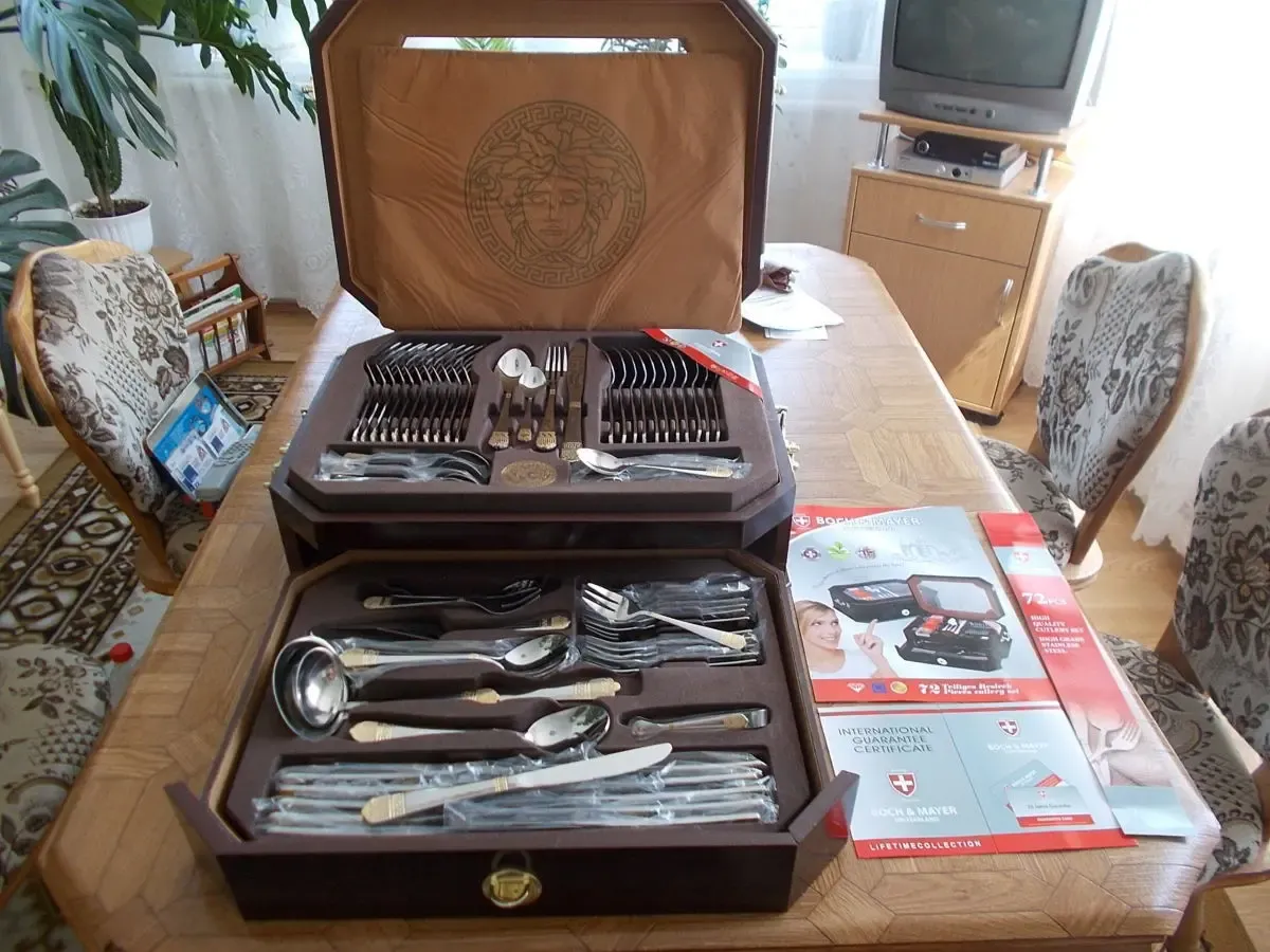 Продам комплект столовых приборов BOCH&MAER-вилки,ножи   на 12 персон 5