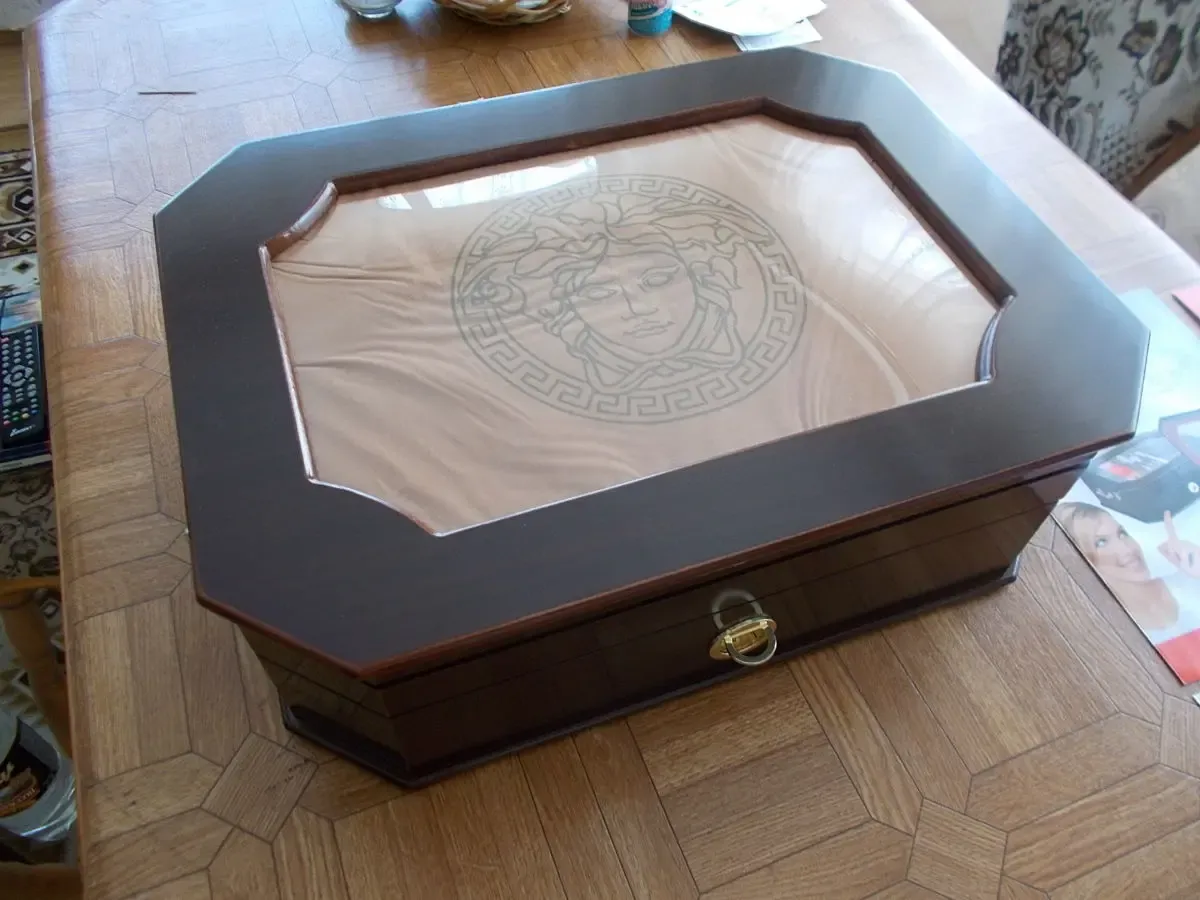 Продам комплект столовых приборов BOCH&MAER-вилки,ножи   на 12 персон 6