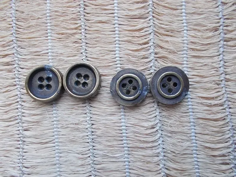 Пуговицы металл цвета бронзы, прочные, тяжелые. д=15 мм 7