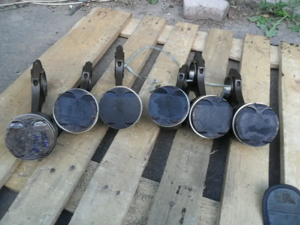 Поршня с шатунами БМВ M50B20, E34, оригинал 5