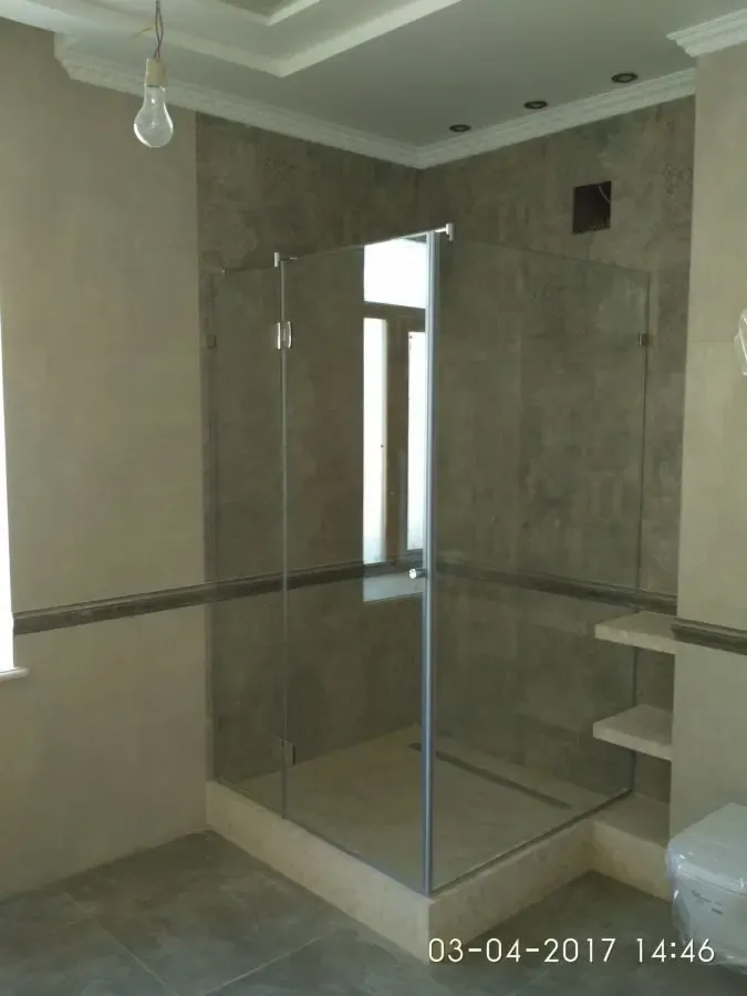 Оптимальные размеры душевых кабин от производителя 2