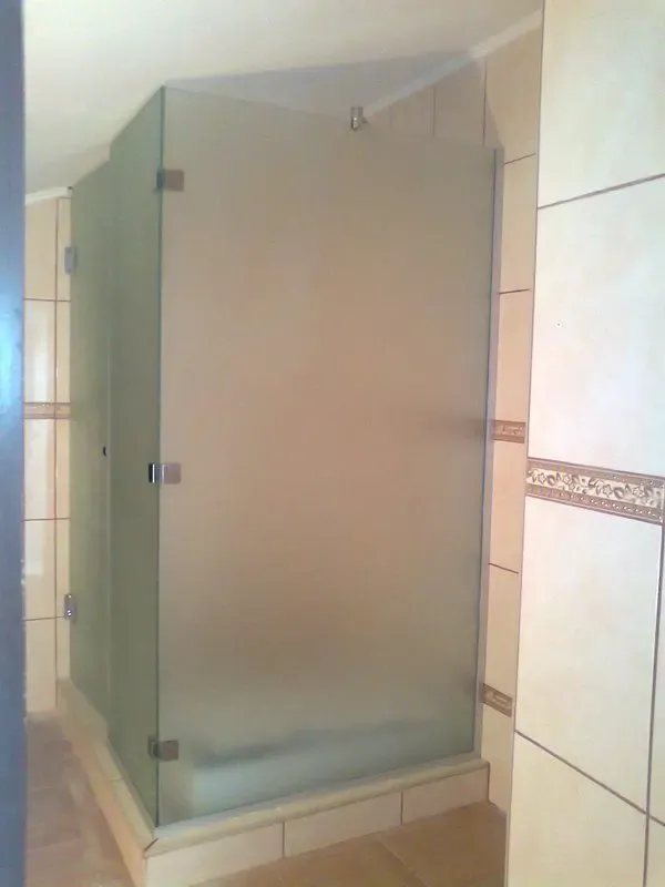 Оптимальные размеры душевых кабин от производителя 3