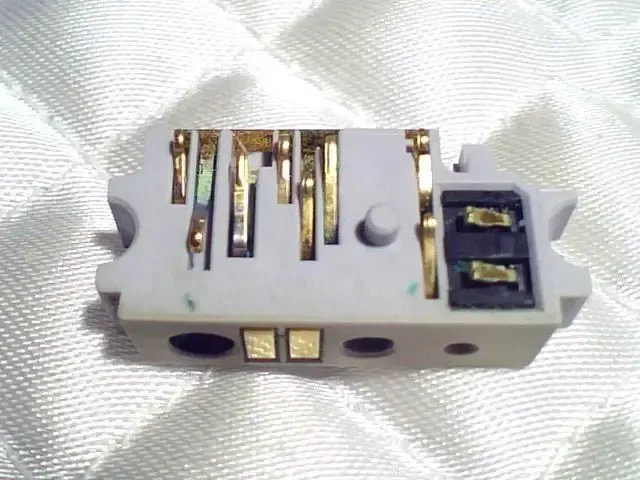 Коннектор зарядного блока с микрофоном