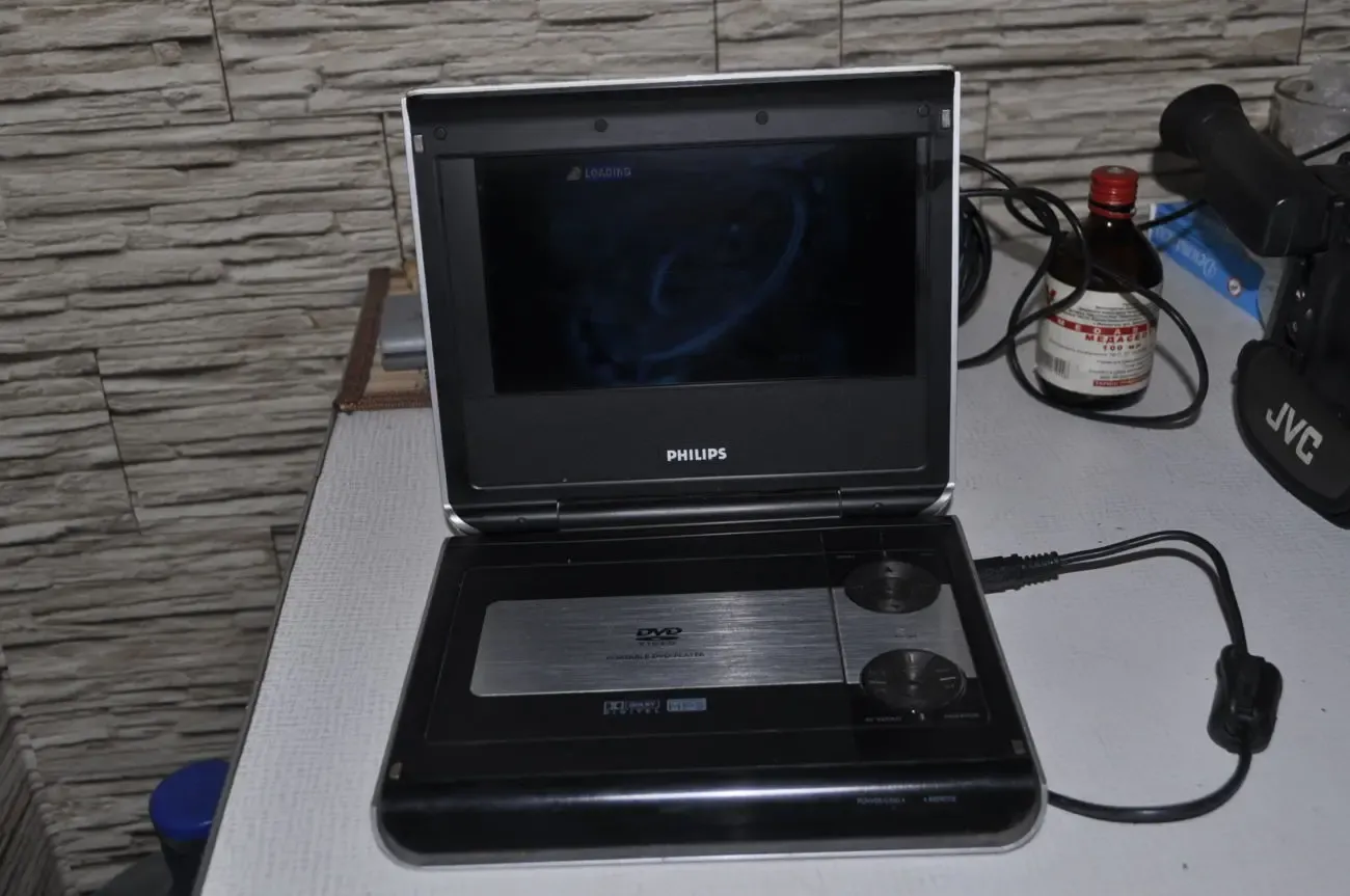 DVD проигрыватель Philips pet725 6