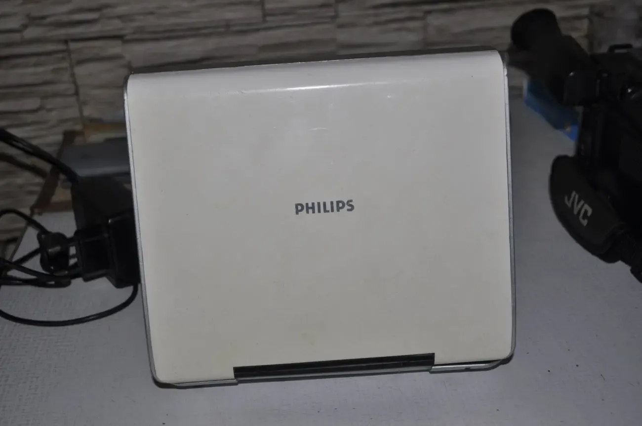 DVD проигрыватель Philips pet725 2