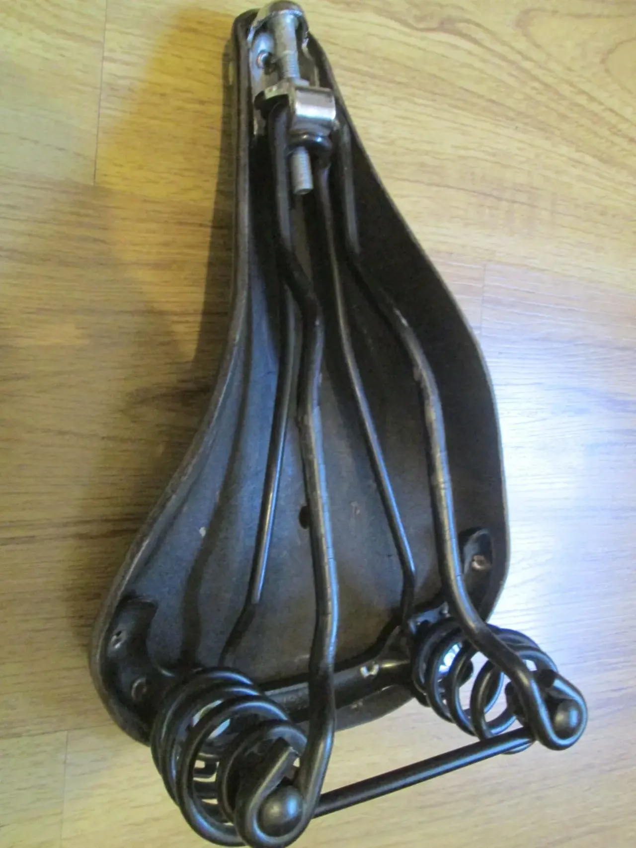 Велозапчасти сидение Brooks 3