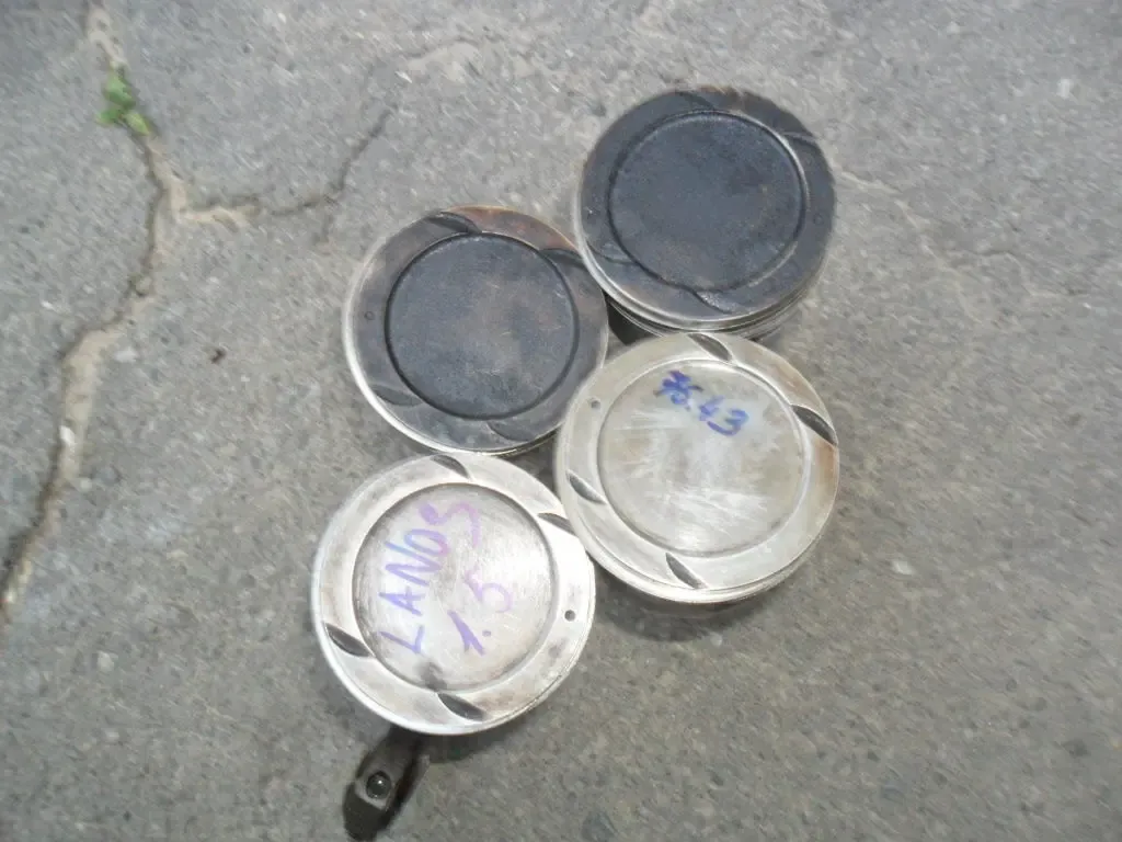 Поршня с шатунами Дэу 1.5 16v, Daewoo Ланос, Нексия, Нубира, оригинал 4