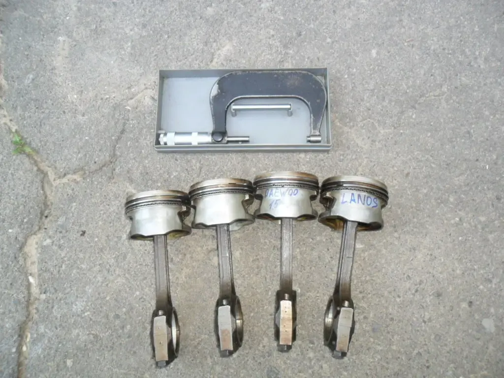 Поршня с шатунами Дэу 1.5 16v, Daewoo Ланос, Нексия, Нубира, оригинал 2
