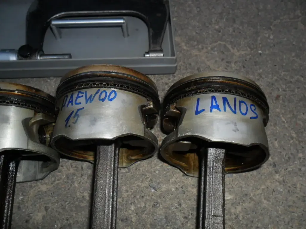 Поршня с шатунами Дэу 1.5 16v, Daewoo Ланос, Нексия, Нубира, оригинал 8