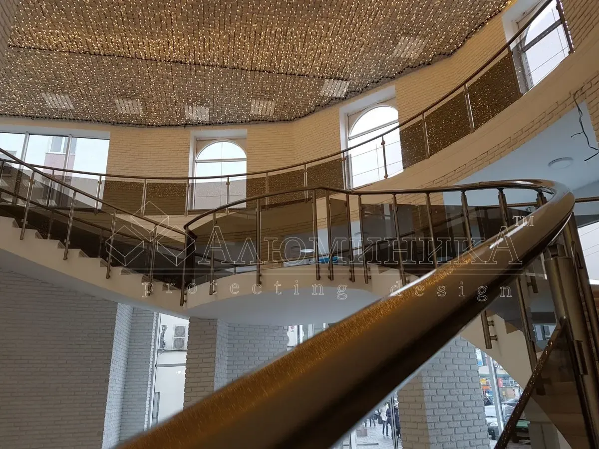 Цельностеклянные ограждения 2