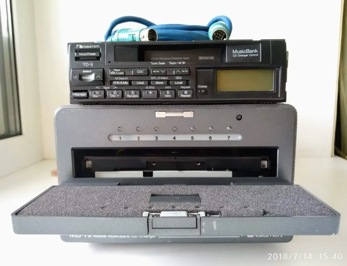Nakamichi TD-9 + MB-7s Cassette Deck + CD Changer 2