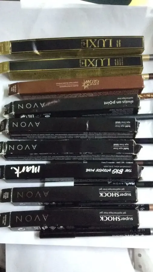 Подводки под глаза цветные и карандаши для глаз Avon 2