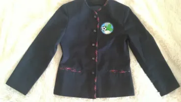 Продам школьный пиджак для девочки первоклассницы