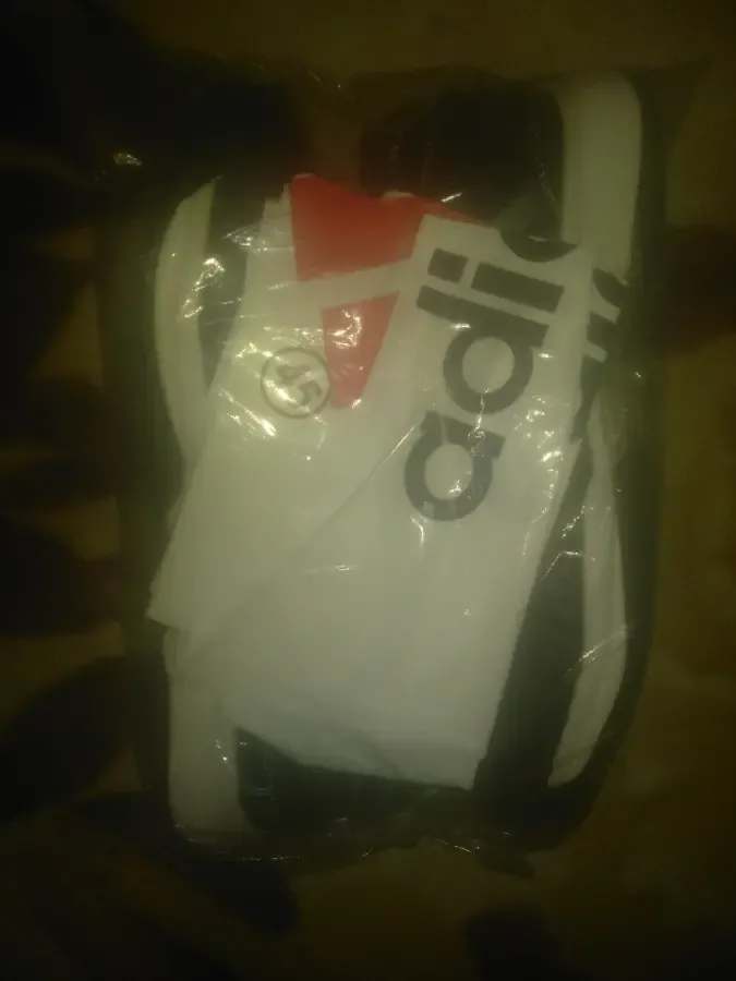 Кроссовки Адидас новие размери 40 и 43 8