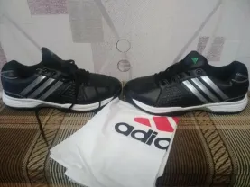 Кроссовки Адидас новие размери 40 и 43