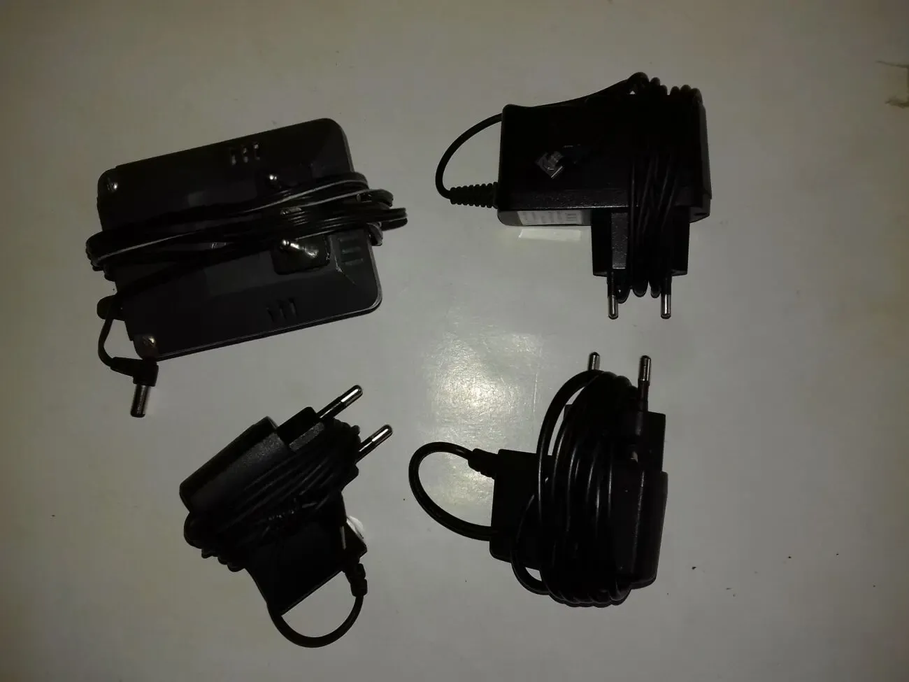 Блоки живлення для електроніки (Wi-fi) і іншого.