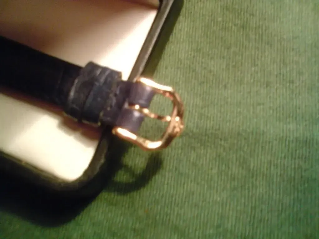 продам часы женские