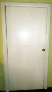 Продам двери деревянные б/у 200*90 см